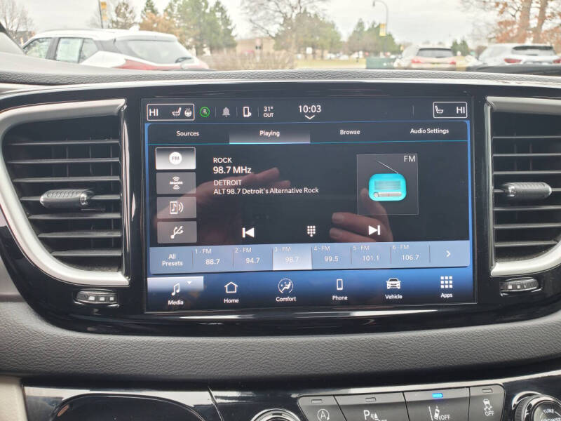 2024 Chrysler Pacifica Touring L