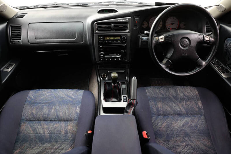 2000 Nissan Stagea