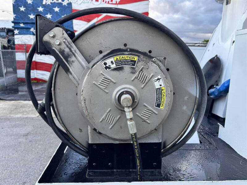 2019 Freightliner M2 106