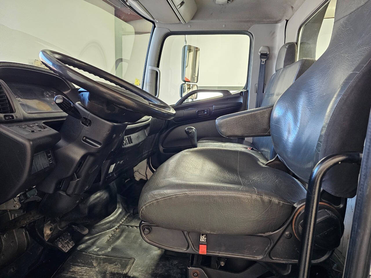 2019 Hino 258 7