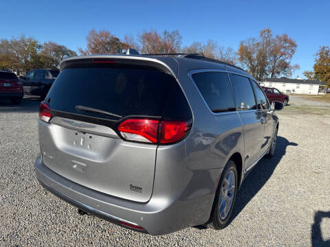 2017 Chrysler Pacifica Touring-L