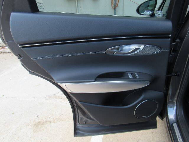 2022 Genesis GV70 2.5T Standard