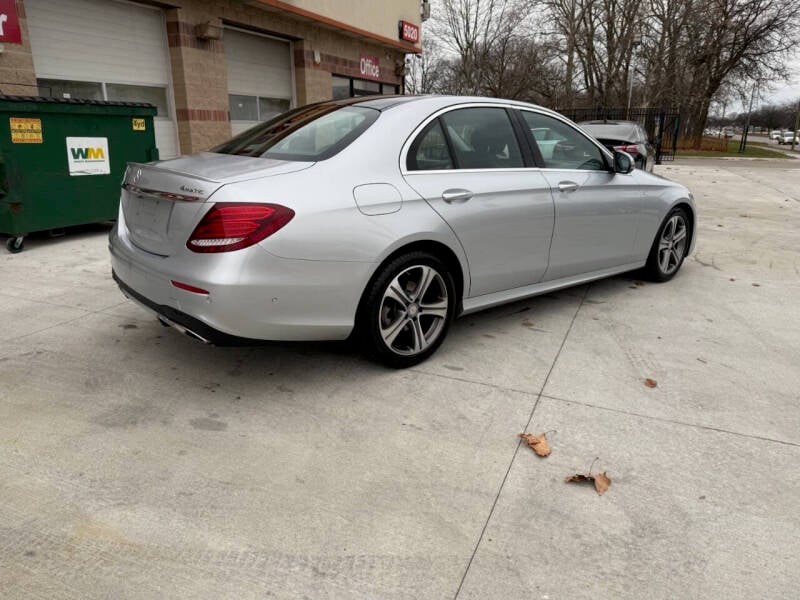 2017 Mercedes-Benz E-Class E300 photo 4