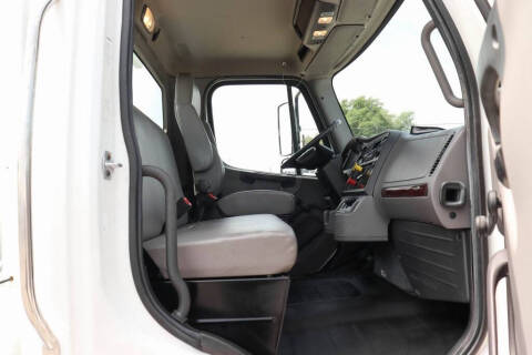 2017 Freightliner M2 106