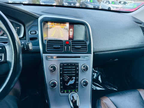 2017 Volvo XC60 T5 Dynamic