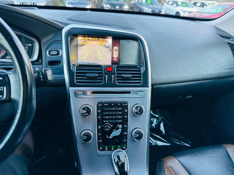 2017 Volvo XC60 T5 Dynamic