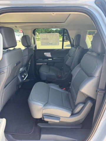 2026 Ford Expedition MAX Active