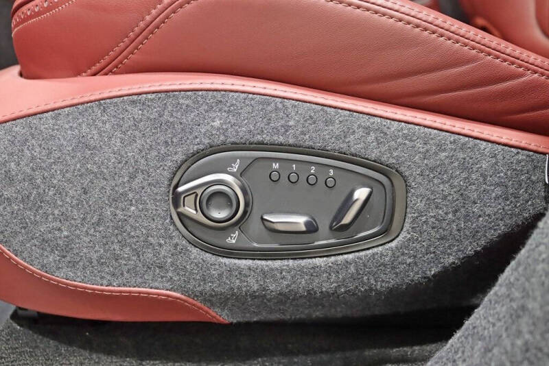 2021 Aston Martin DBX