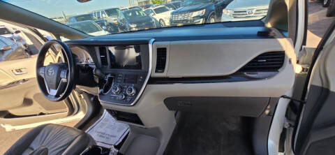 2015 Toyota Sienna XLE 8-Passenger