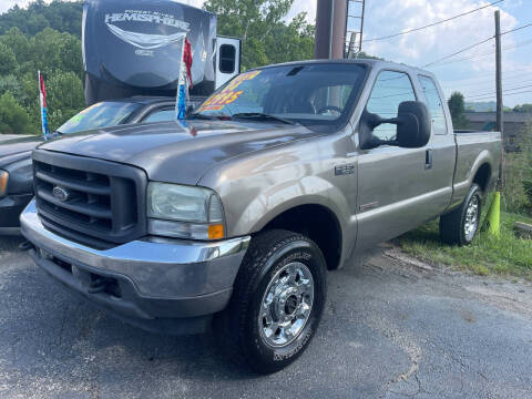 2004 Ford F-250 Super Duty for sale at PIONEER USED AUTOS & RV SALES in Lavalette WV