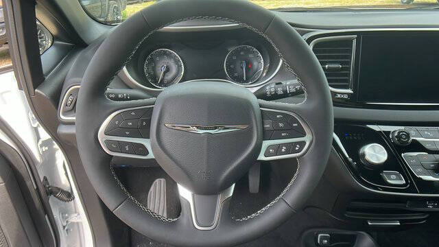 2026 Chrysler Voyager LX