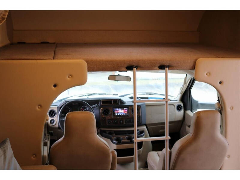 2017 Thor Motor Coach Chateau