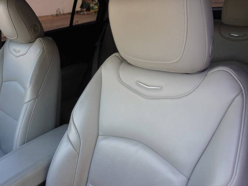 2020 Cadillac XT4 Premium Luxury