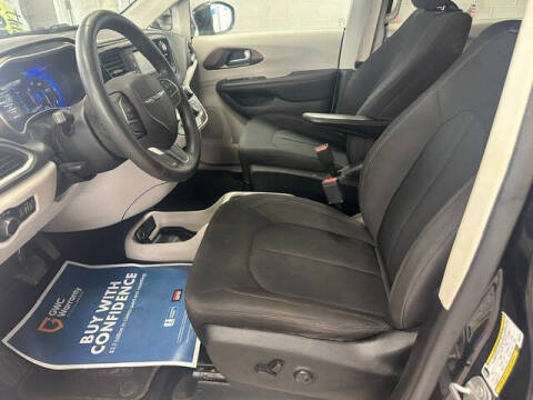 2017 Chrysler Pacifica LX