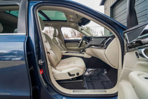 2018 Volvo XC90 T6 Momentum