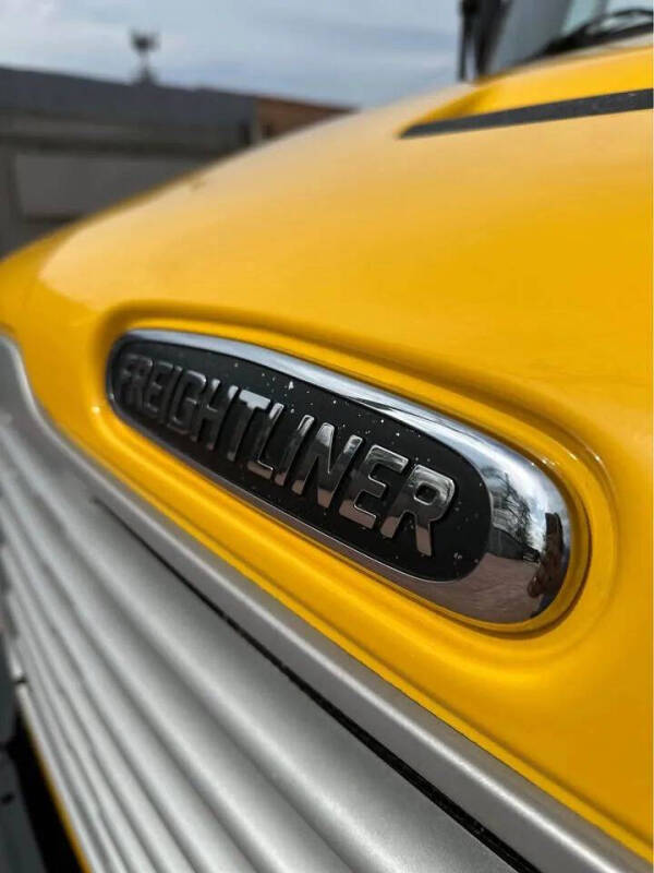 2019 Freightliner M2 106