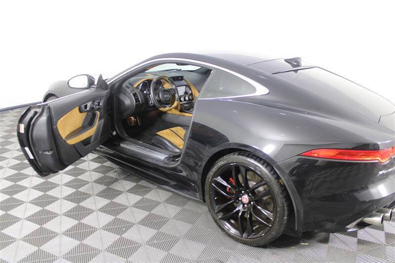 2016 Jaguar F-TYPE R