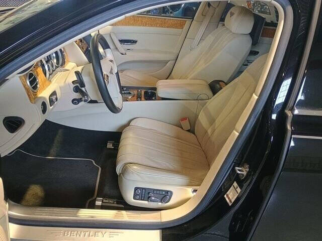 2015 Bentley Flying Spur 32