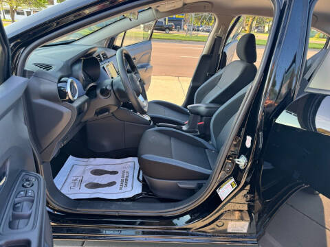 2023 Nissan Versa SV