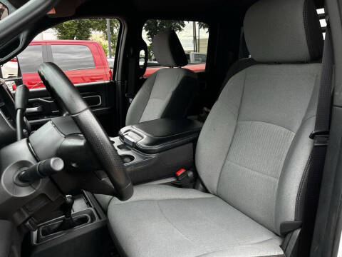 2024 RAM 3500 SLT