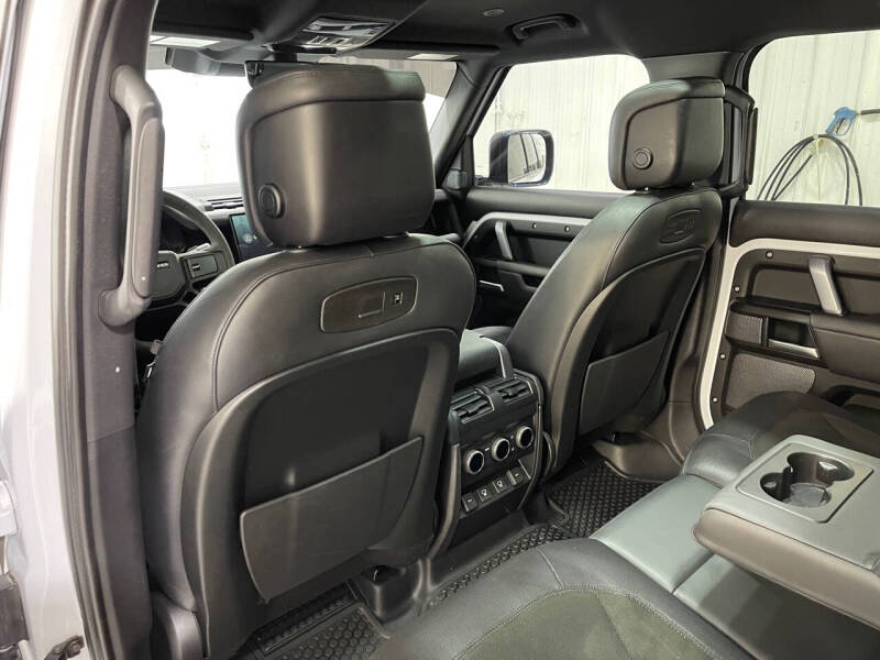 2022 Land Rover Defender 110 V8