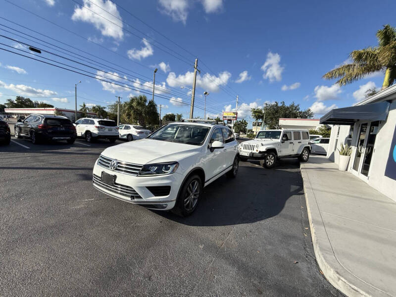 2016 Volkswagen Touareg VR6 Lux