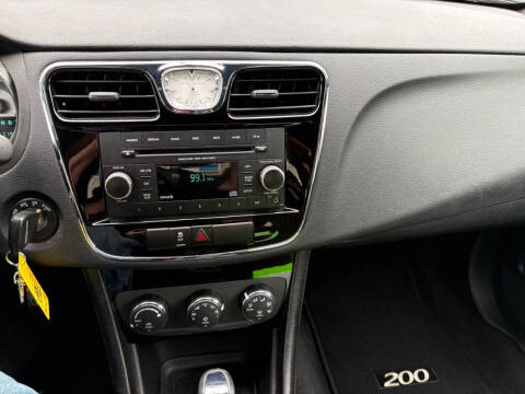 2013 Chrysler 200 Touring