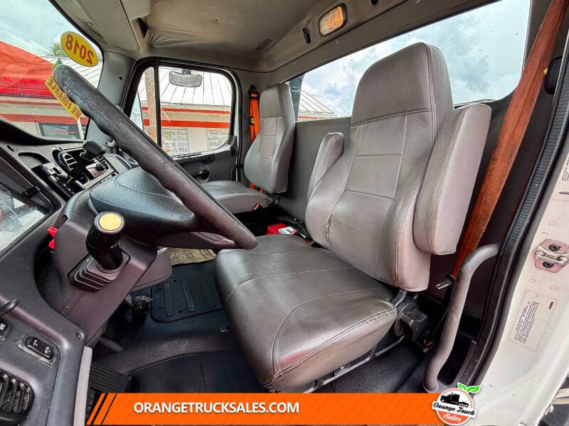 2018 Freightliner M2 106