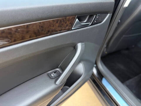 2014 Volkswagen Passat 1.8T SEL Premium PZEV