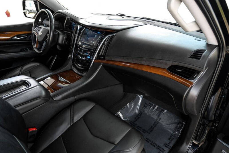 2019 Cadillac Escalade Luxury