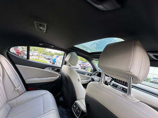 2023 Genesis G70