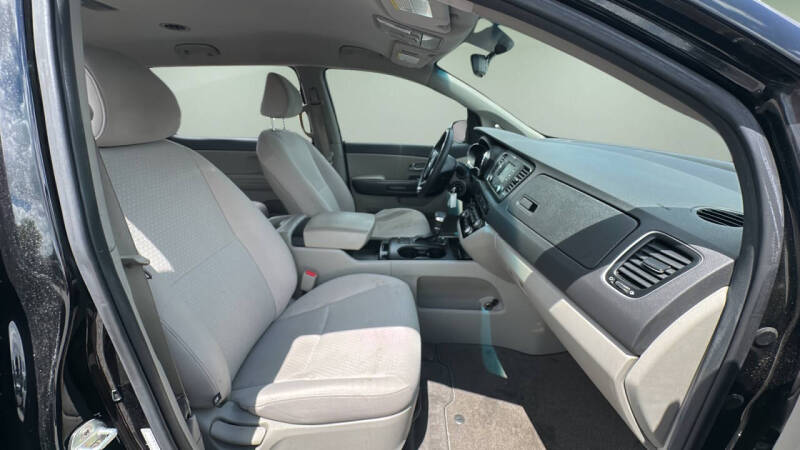 2018 Kia Sedona L