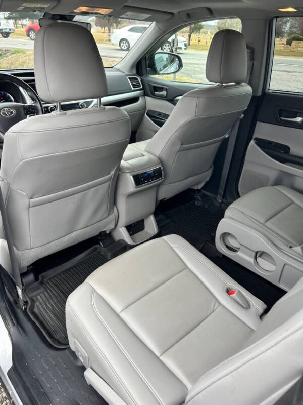 2019 Toyota Highlander XLE photo 10