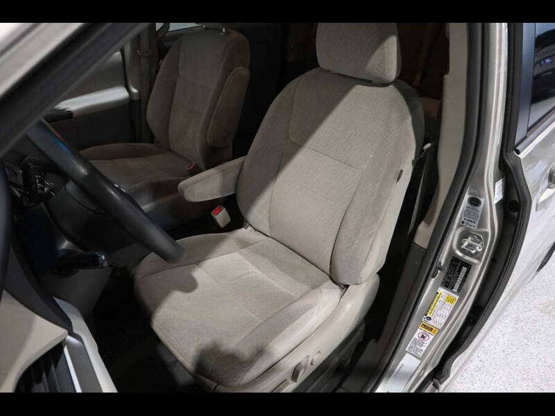 2015 Toyota Sienna LE Mobility 7-Passenger