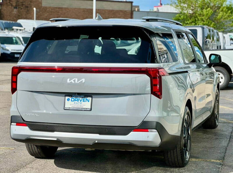 2025 Kia Carnival EX