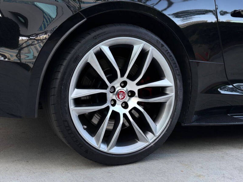 2016 Jaguar F-TYPE R