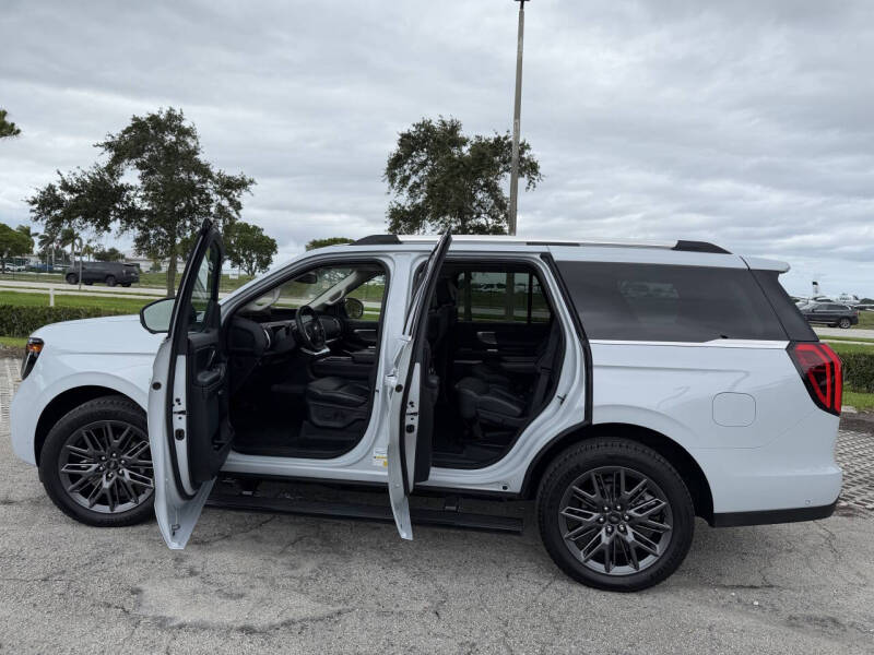 2025 Ford Expedition Platinum