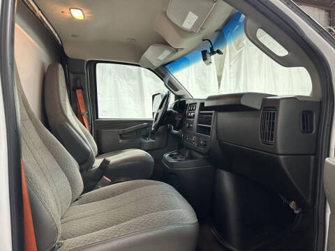 2022 Chevrolet Express 3500