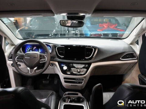 2022 Chrysler Pacifica Hybrid Touring L