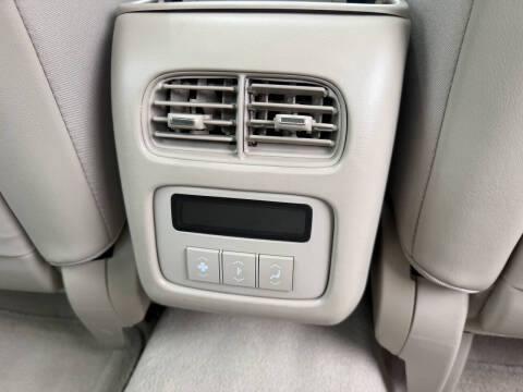 2011 Cadillac DTS Luxury Collection