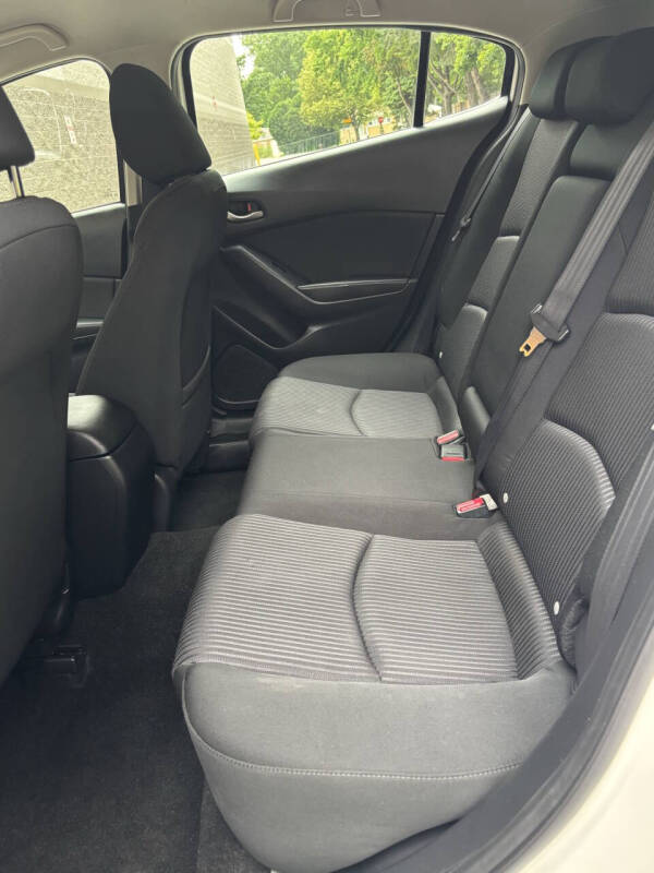 2016 Mazda MAZDA3 i Sport
