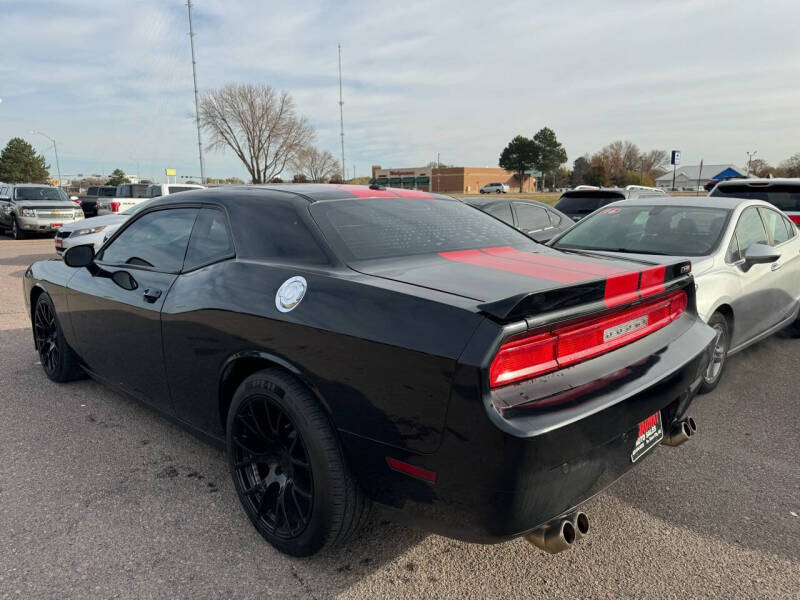 2013 Dodge Challenger SRT8 photo 22