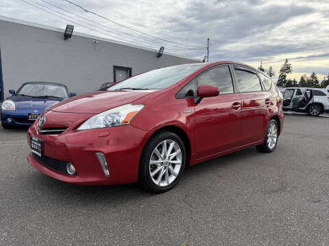 2013 Toyota Prius v Five