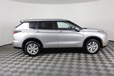 2026 Mitsubishi Outlander ES