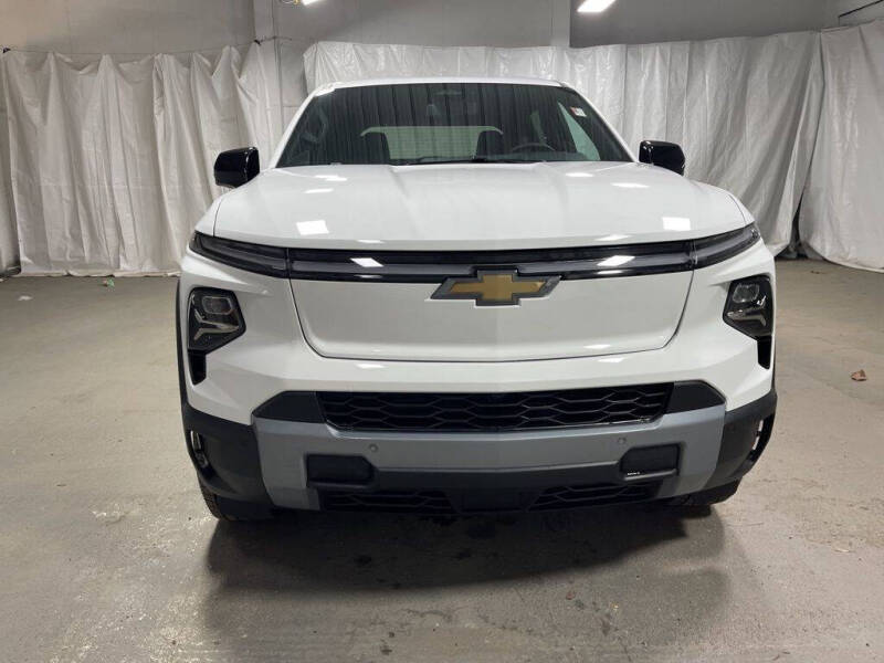 2025 Chevrolet Silverado EV LT