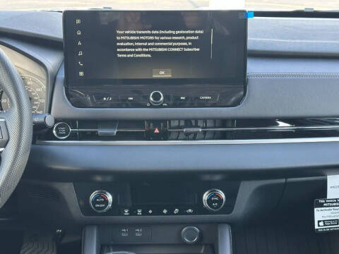 2025 Mitsubishi Outlander ES