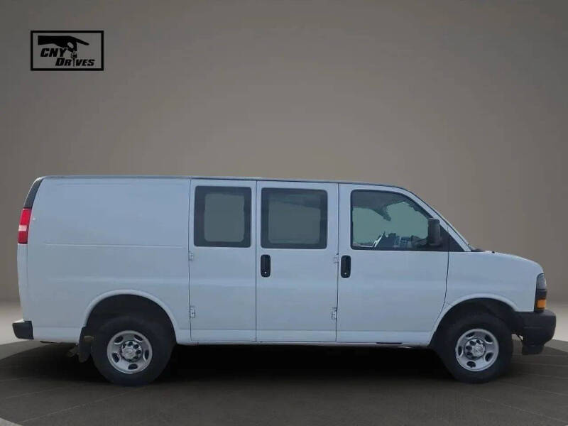 2022 Chevrolet Express 3500