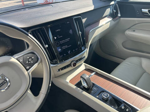 2022 Volvo S60 B5 Momentum