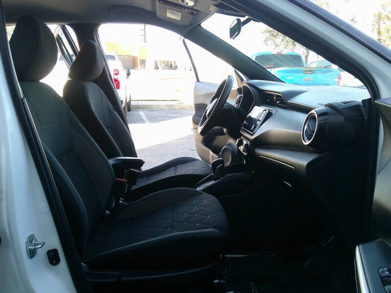 2020 Nissan Kicks SV