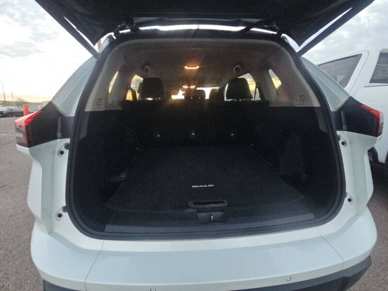 2024 Nissan Rogue SV